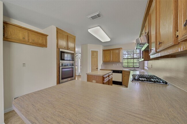 Photo - 33134 Old Hempstead Rd