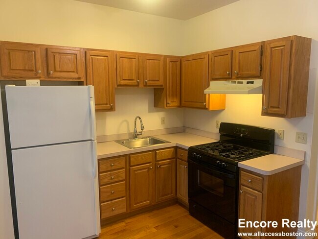 Building Photo - 202 Hurley St Unit 1