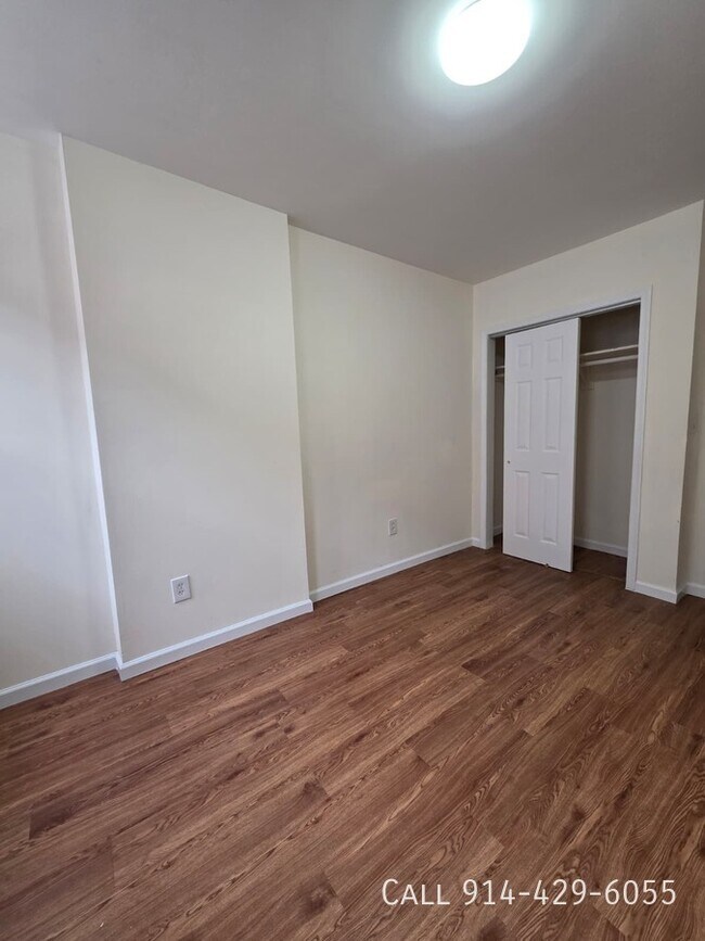 Photo - 143 School St