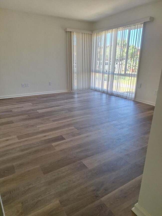 Photo - 4507 Clairemont Dr