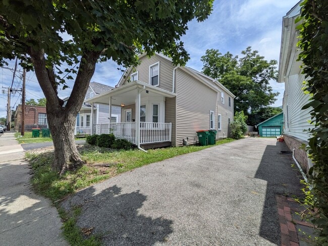 Photo - 10 S Walnut St