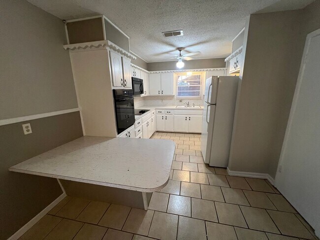 Photo - Wonderful home near 4th st and loop
