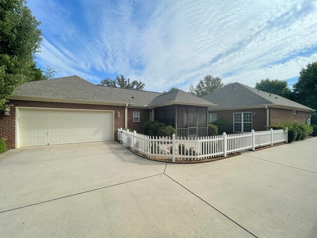 Photo - 28 Belmont Pl