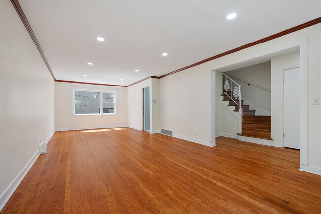 Photo - 7248 N Ridge Blvd