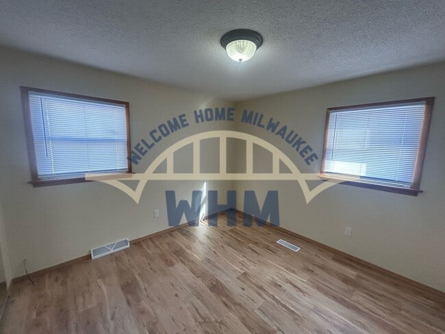 Photo - 6578 N 73rd St