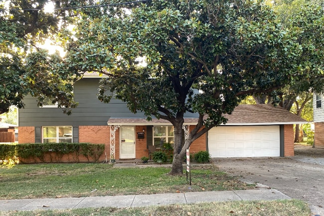 Building Photo - 1805 S Franklin St