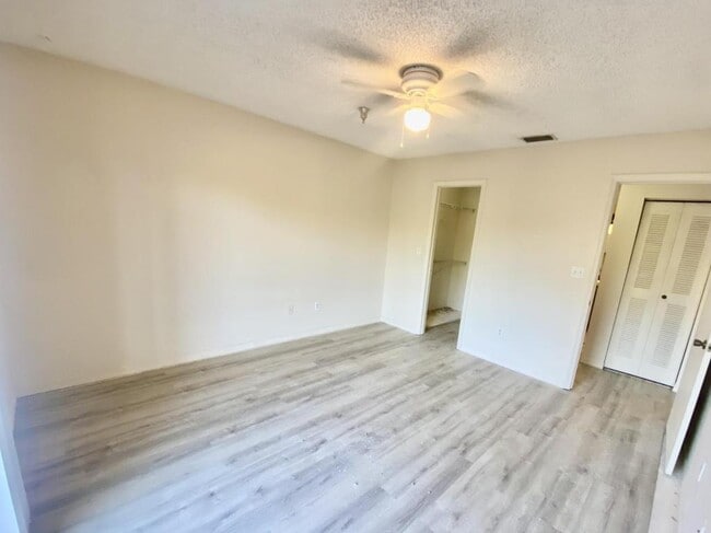 Photo - 10263 Gandy Blvd N
