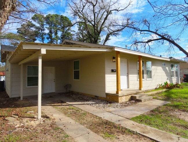 Photo - Newly Remodeled 4BR/1BA in Forest Hills Neighborhood