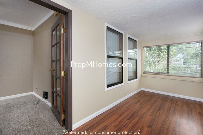 Photo - Charming One Bedroom Plus Office/Den In SE Portland!