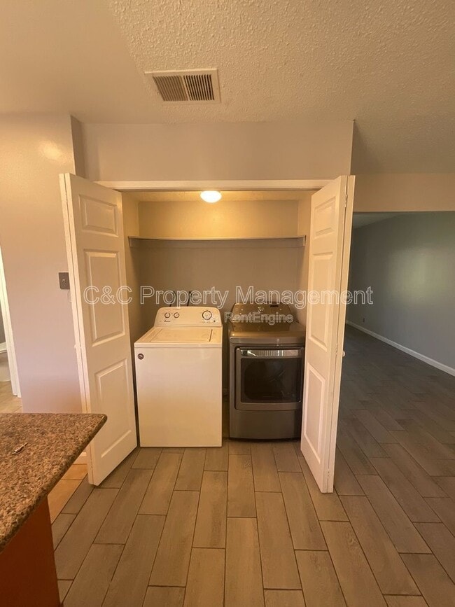 Photo - 292 Grecia Ct