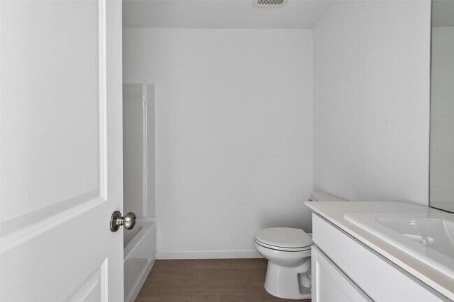 Photo - 3302 Hereford Dr