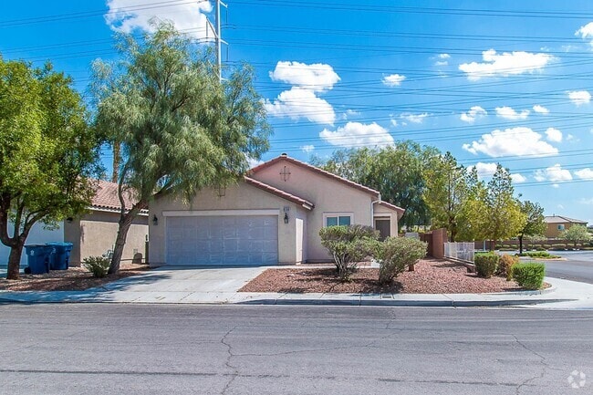 Building Photo - BEAUTIFUL SINGLE-STORY HOME LOCATED IN LAS...