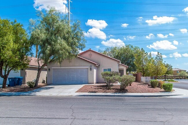 BEAUTIFUL SINGLE-STORY HOME LOCATED IN LAS... - BEAUTIFUL SINGLE-STORY HOME LOCATED IN LAS...