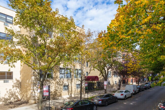 Photo - 520-28 W. Surf St.