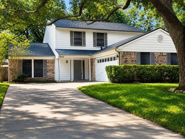 Building Photo - 16042 Pinyon Creek Dr