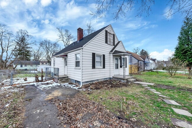 Photo - 118 N Kellner Rd