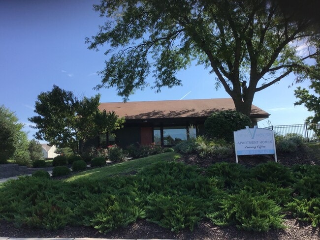 Photo - NO RENT TILL DECEMBER!! Ask for details. Unit 2563NB