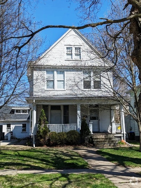 Building Photo - 506 E Chestnut St Rental