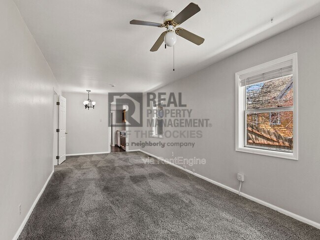 Photo - 319 Walnut St