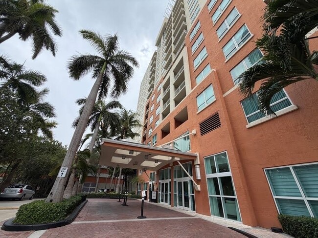 Building Photo - 2000 N Bayshore Dr Unit 126
