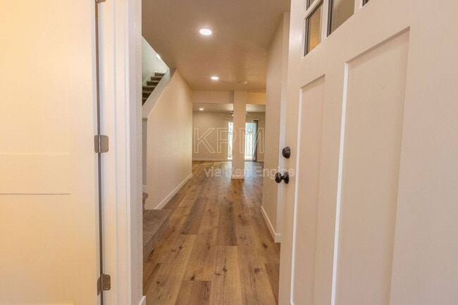 Photo - 955 Academy St