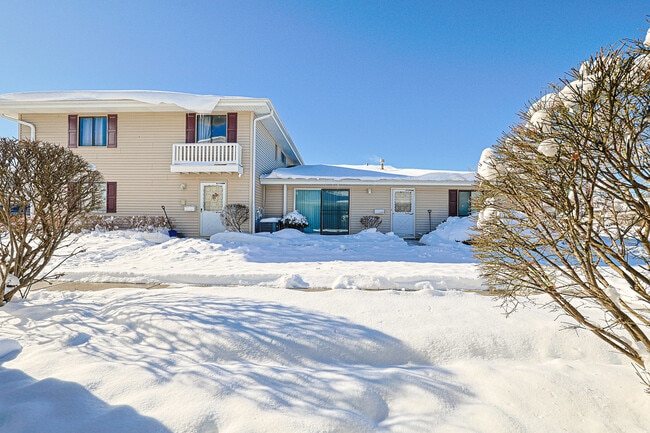 Photo - 1304 Yarmouth Ct