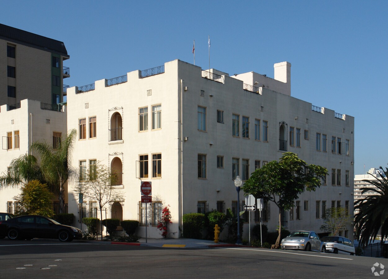 Photo - Elliot Arms Apartments