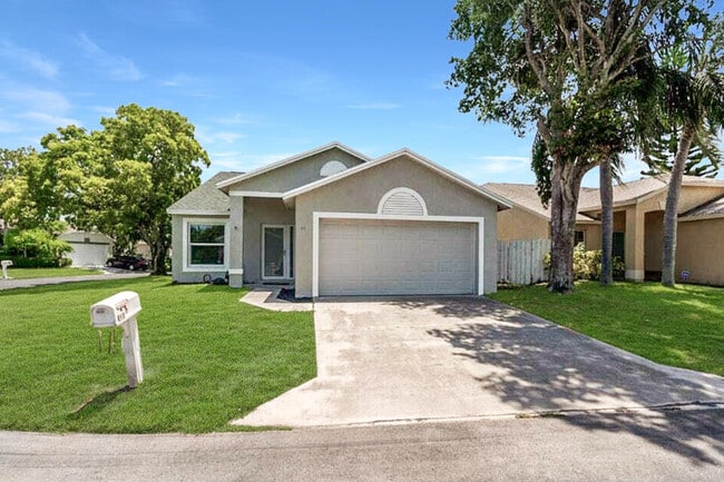 Building Photo - 48 Bentwater Cir