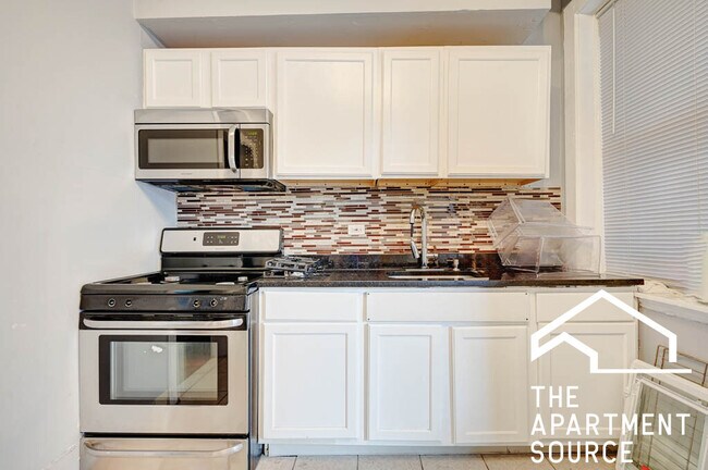 Photo - 907 W Belmont Ave Unit 2F