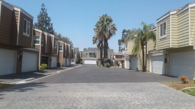 Palmetto Village Townhomes - Palmetto Village Townhomes