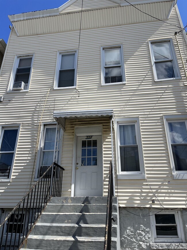 Photo - 112 Irving St