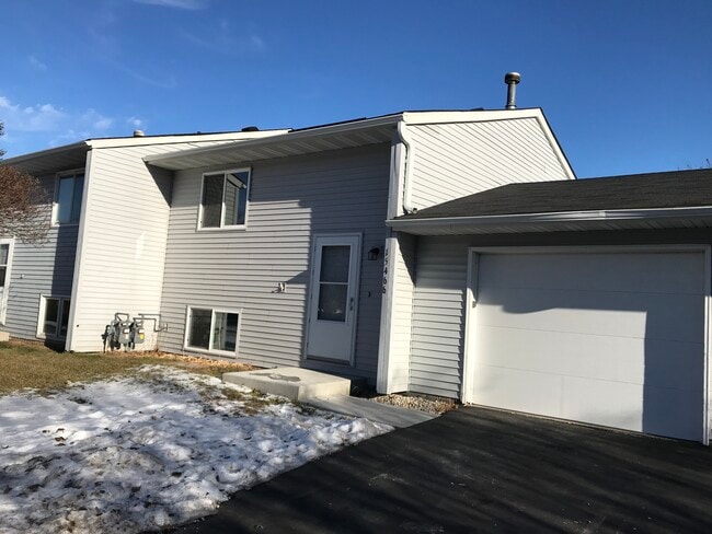 Building Photo - 15468 Pennock Ln