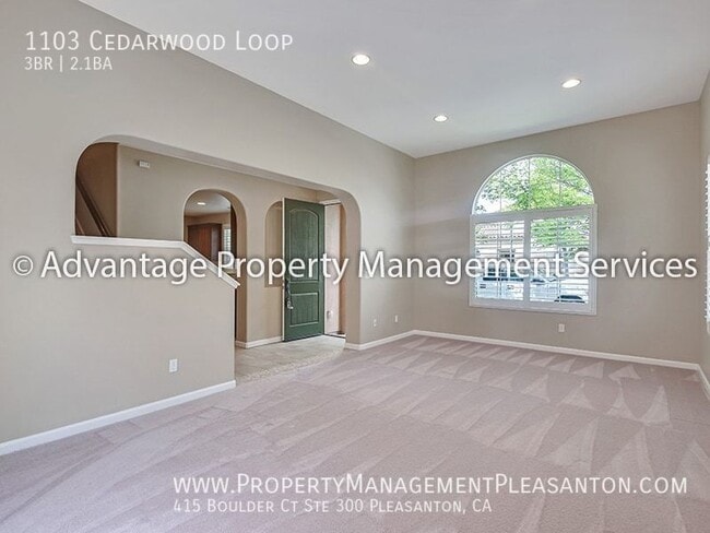 Photo - 1103 Cedarwood Loop