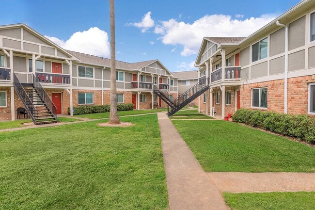 Castlewood Apartments