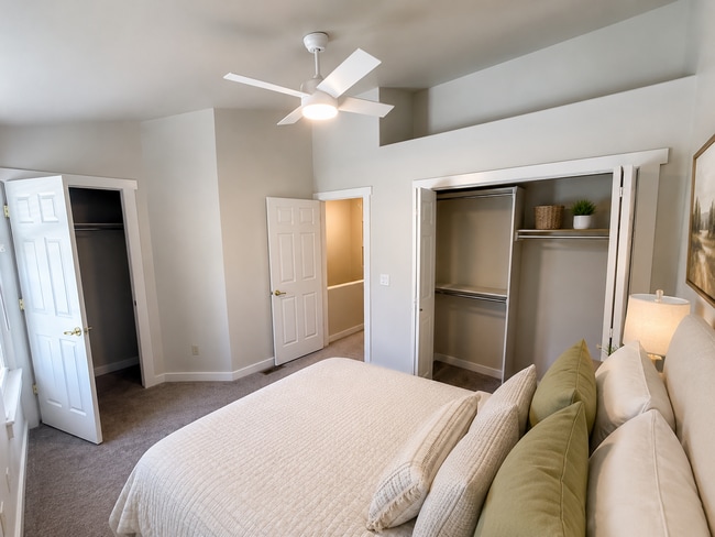 Photo - 127 Iveystone Ct