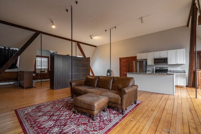 Photo - Charming Edgewood Studio – All Utilities Included | Washer & Dryer | April 1 Move-In Unit #2R