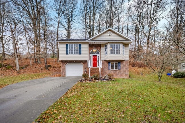 Building Photo - 3817 Rockford St