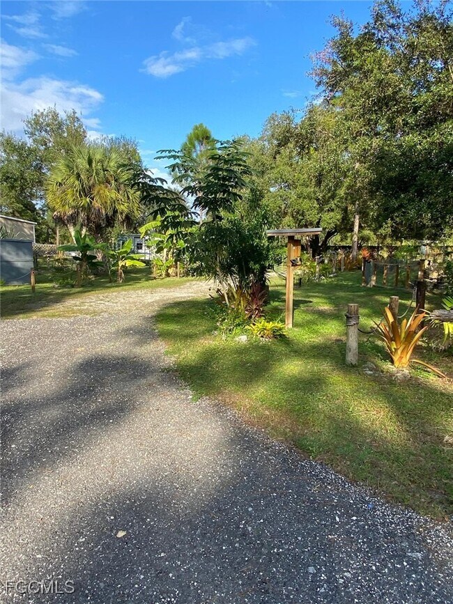 Photo - 430 S Lindero St