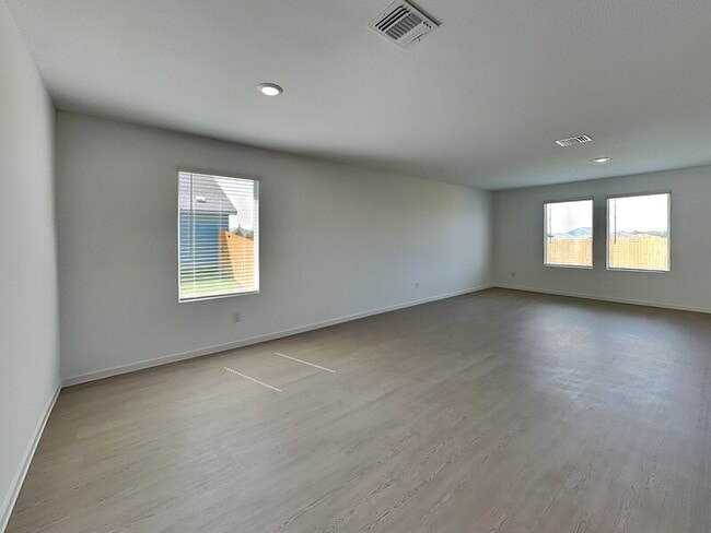 Photo - 3707 Longleaf Dr