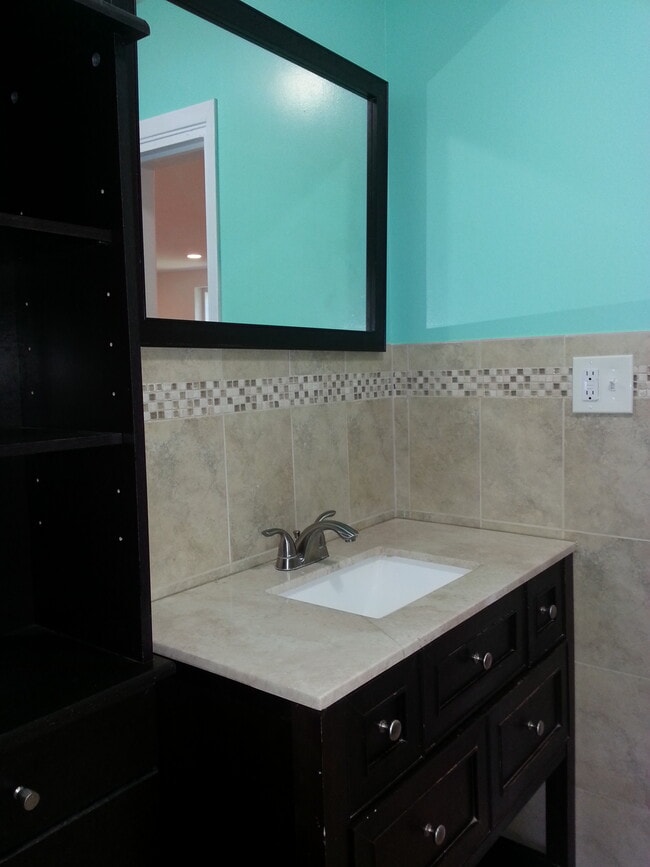 Bathroom - 17 Larry Plz Unit 17