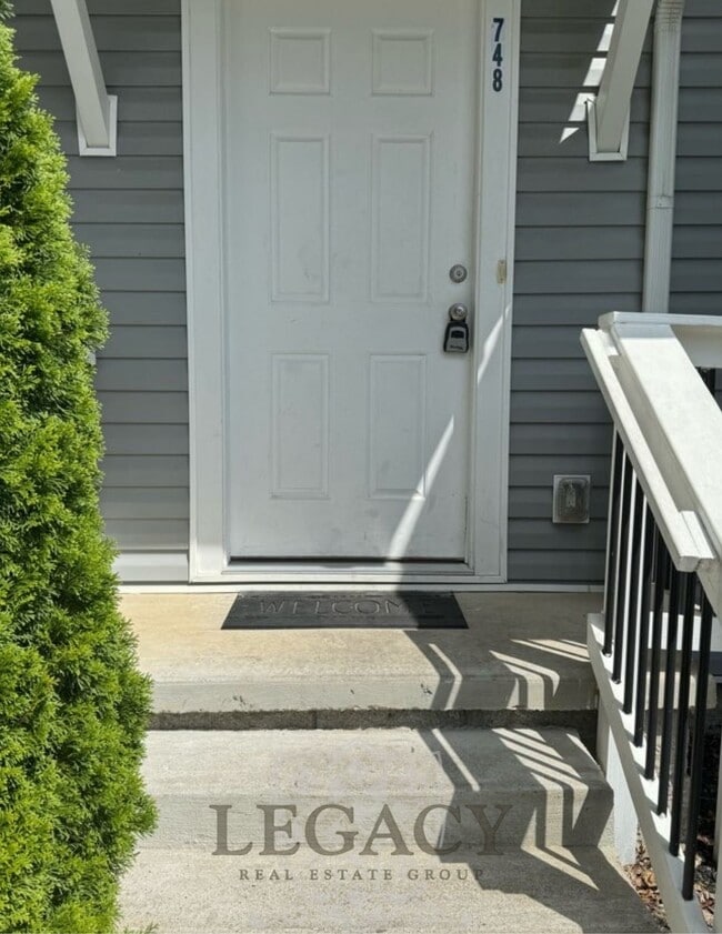 Photo - 748 Pippin Dr