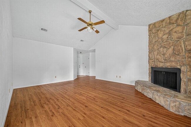 Building Photo - 10327 Hollow Canyon Ct