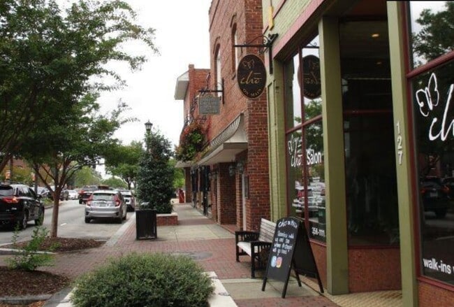 Photo - 329 W Main St