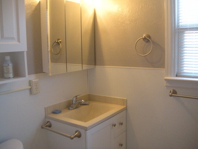 Photo - 3972 Hawthorne Rd Unit # 4