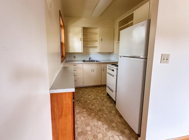 304- Kitchen