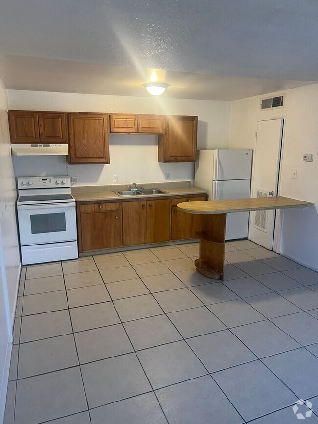 Building Photo - 1 Bedroom 1 Bath In Central Las Vegas Unit 11 Rental