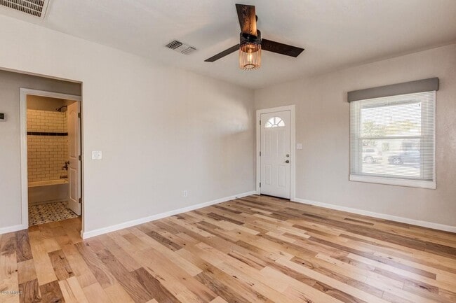 Photo - 1447 E McKinley St