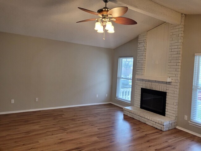 Photo - Lovely 3/2 Home Off Tezel Rd