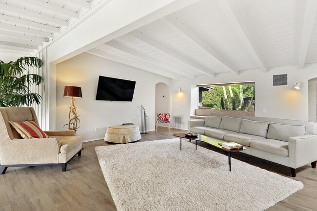 Photo - 261 Cordoba Way