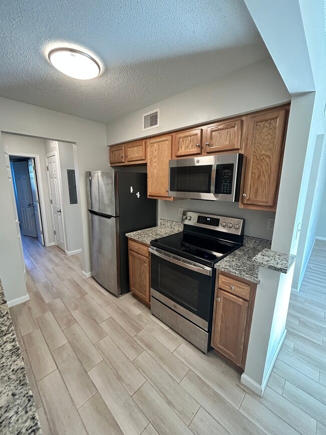 Building Photo - 465 Crabapple Ct Unit 1B
